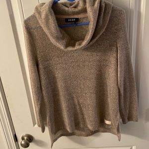 Light weighted sweater